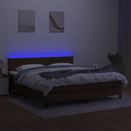 Letto a Molle Materasso e LED MarroneScuro 180x200cm in Tessuto