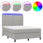 Letto a Molle Materasso e LED Grigio Chiaro 140x190 cm Tessuto