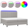 Letto a Molle Materasso e LED Grigio Chiaro 200x200 cm Tessuto