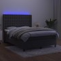 Letto a Molle con Materasso e LED Grigio Scuro 140x190 cm